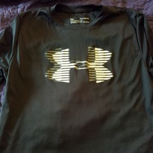 Boys xxl under armour shirt
